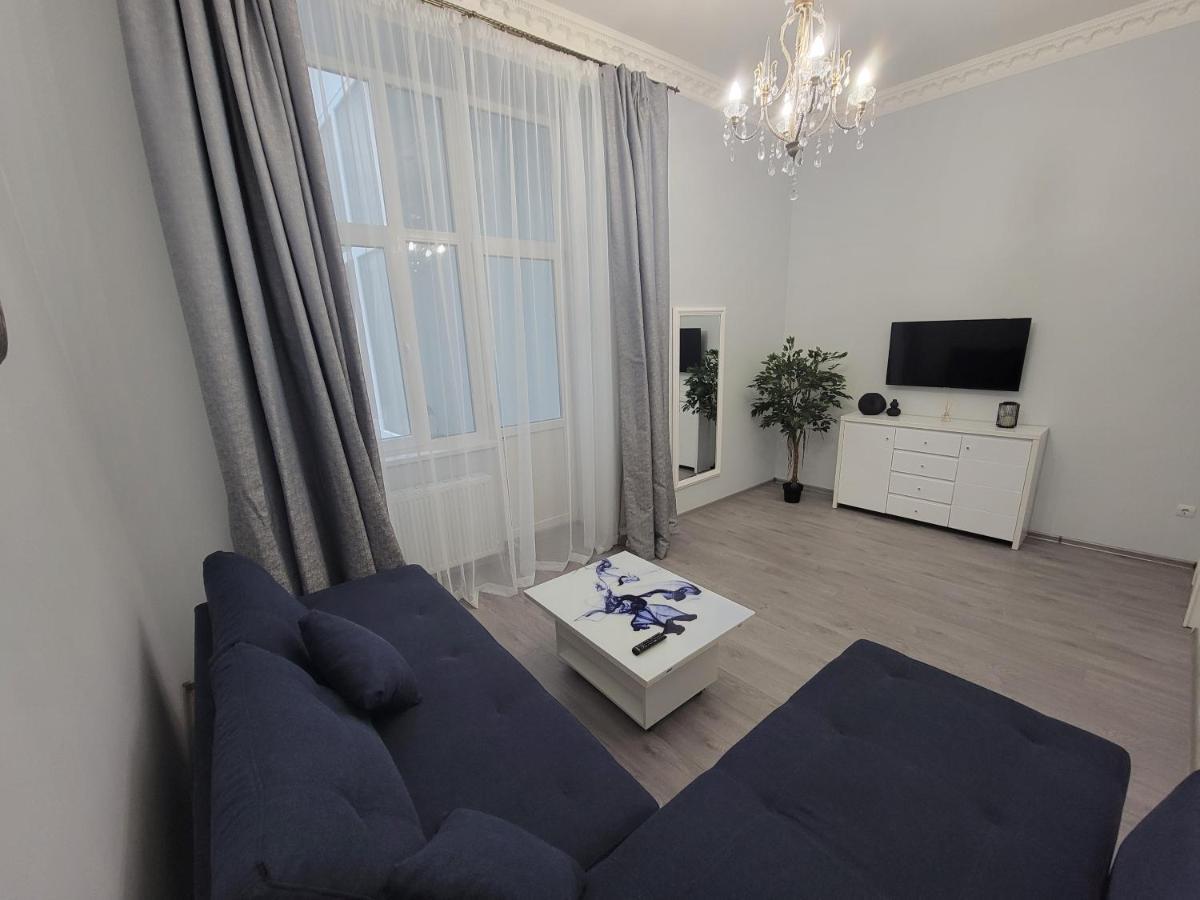 Warm & Cozy Apartment In The Heart Of Historical Lviv Exterior photo